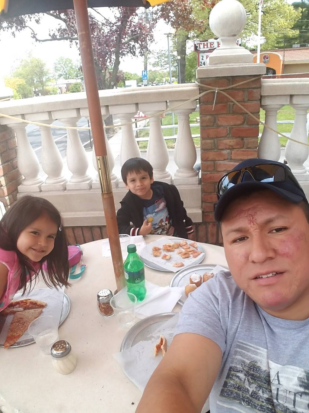 Forest Avenue Pizza | restaurant | 90 Forest Ave, Glen Cove, NY 11542, USA | 5167593777 OR +1 516-759-3777