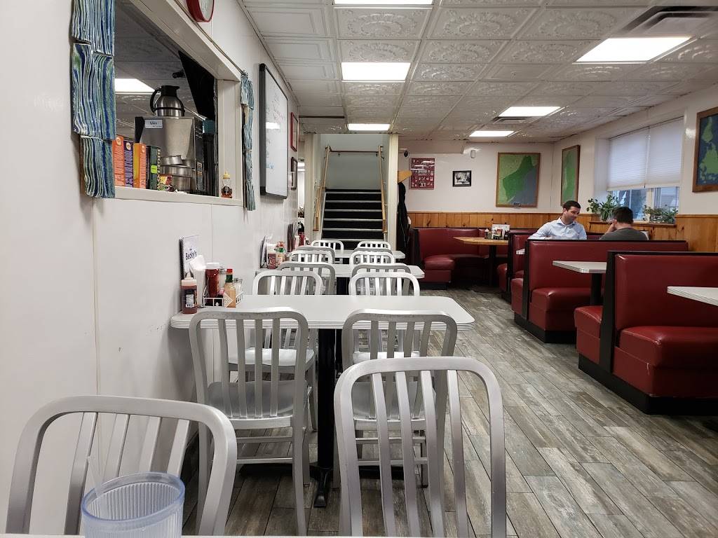 Beckys Diner | bakery | 390 Commercial St, Portland, ME 04101, USA | 2077737070 OR +1 207-773-7070