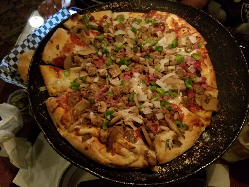 Di Ciccos Italian Restaurant | restaurant | 267 Academy Ave, Sanger, CA 93657, USA | 5598755557 OR +1 559-875-5557