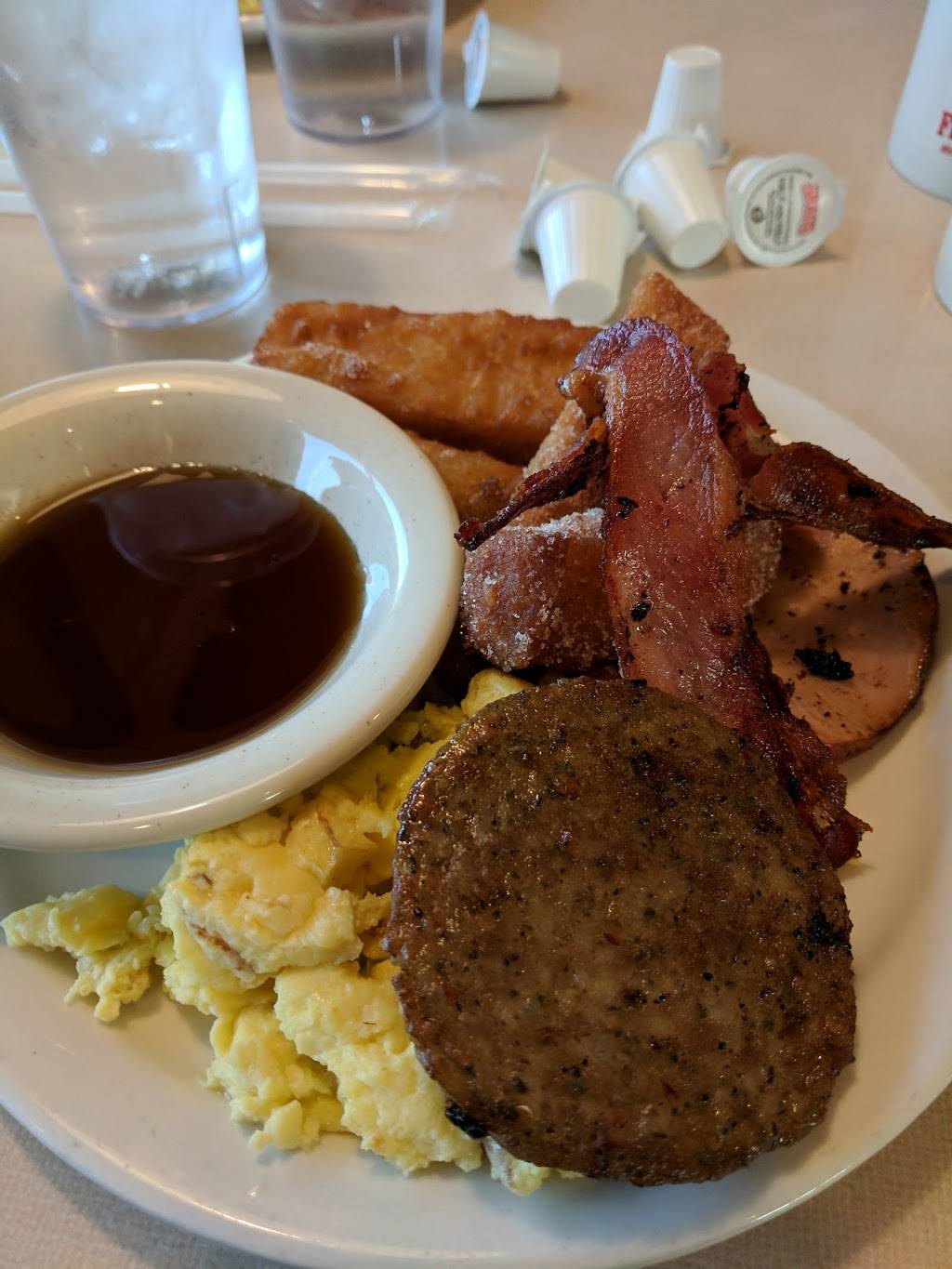 Shoneys Dover | restaurant | 881 Commercial Pkwy, Dover, OH 44622, USA | 3303436043 OR +1 330-343-6043