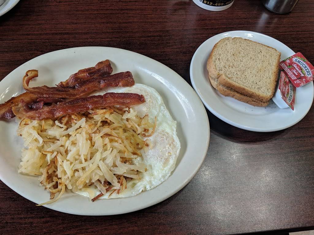 Boonville Family Diner | restaurant | 520 W Main St, Boonville, IN 47601, USA | 8126467065 OR +1 812-646-7065