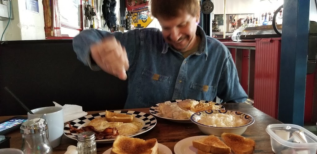 American Garage - Lees Summit | restaurant | 1 SE 4th St, Lees Summit, MO 64063, USA | 8169444005 OR +1 816-944-4005