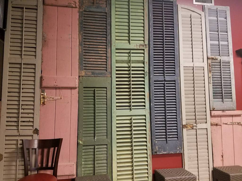 Desi Romanos Sports Bar & Grill | restaurant | 3809 Paris Rd, Chalmette, LA 70043, USA | 5042770824 OR +1 504-277-0824