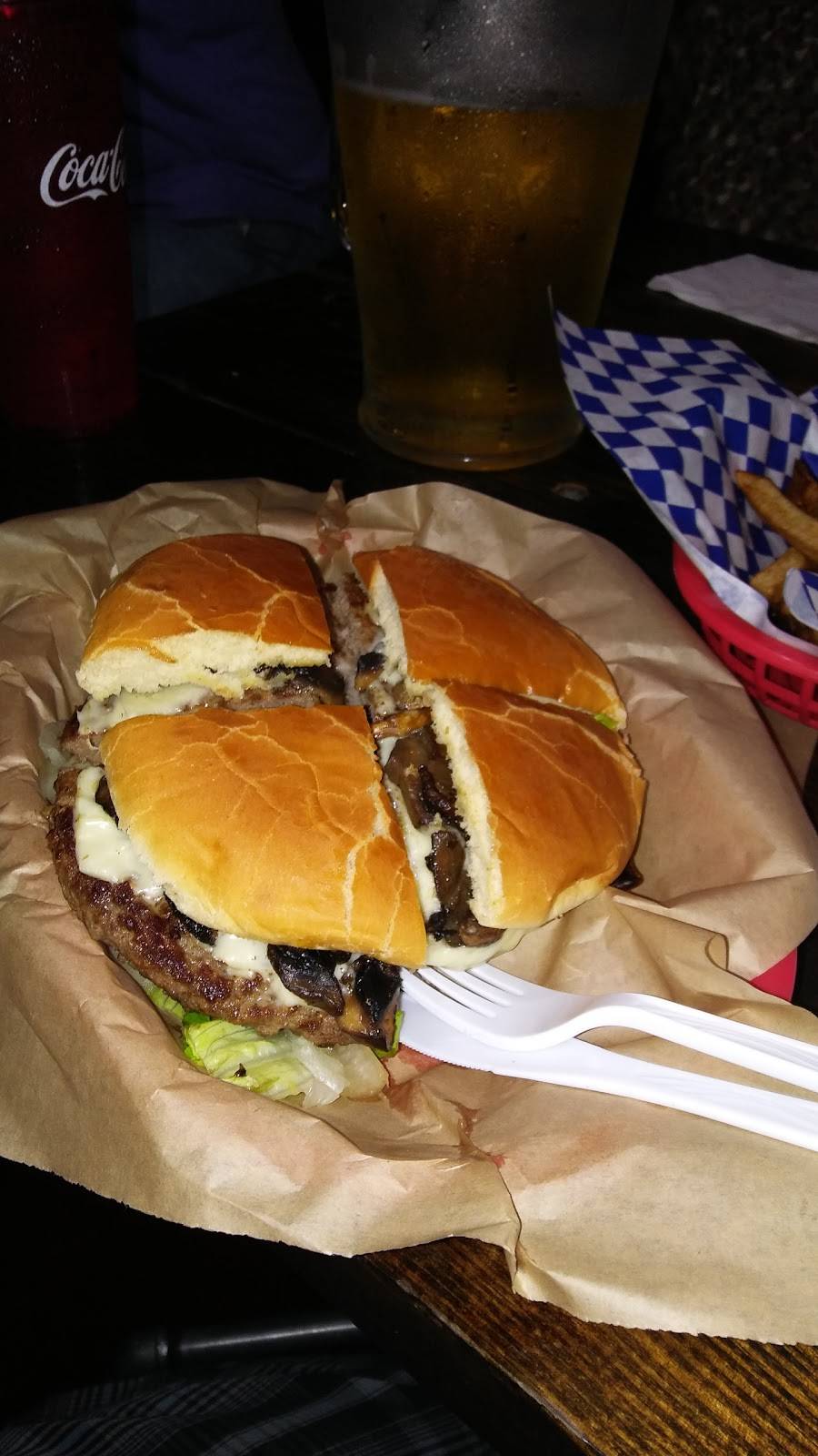 Armadillos Texas Style Burgers-City Base | restaurant | 2619 SE Military Dr, San Antonio, TX 78223, USA | 2106177797 OR +1 210-617-7797