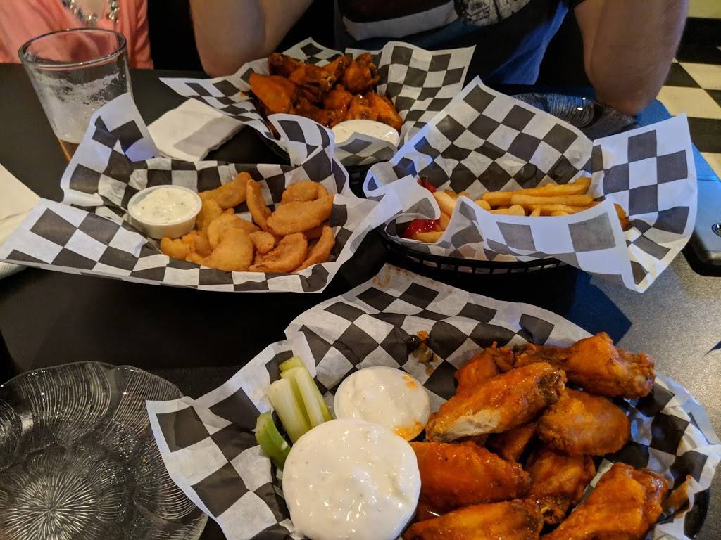 Yo Mammas Wings Lusby | restaurant | 258 Town Square Dr, Lusby, MD 20657, USA | 4104498143 OR +1 410-449-8143