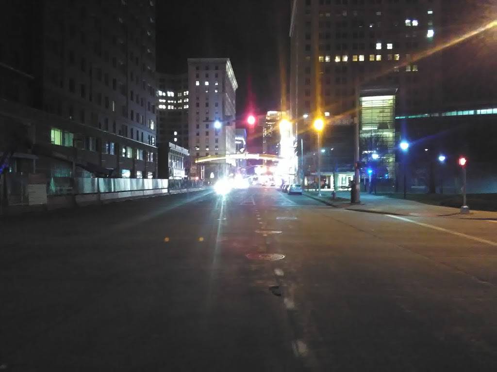 Subway | restaurant | 1800 Euclid Ave, Cleveland, OH 44115, USA | 2166871017 OR +1 216-687-1017