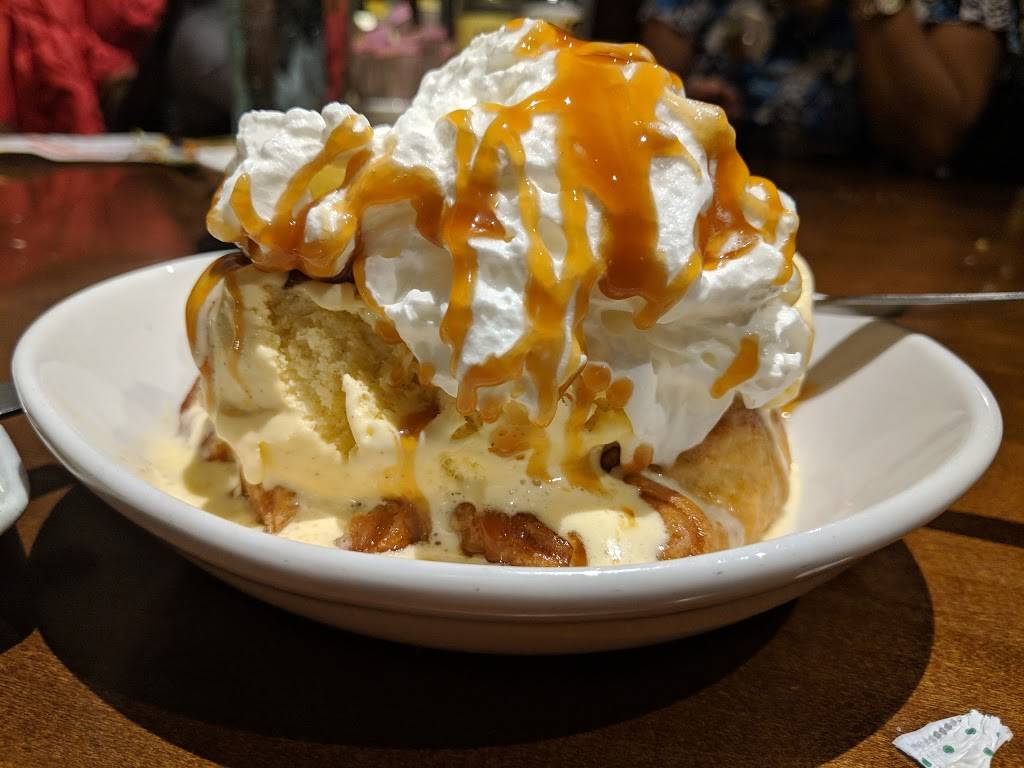 Olive Garden Italian Restaurant | meal takeaway | 2615 S Rochester Rd, Rochester Hills, MI 48307, USA | 2488536960 OR +1 248-853-6960