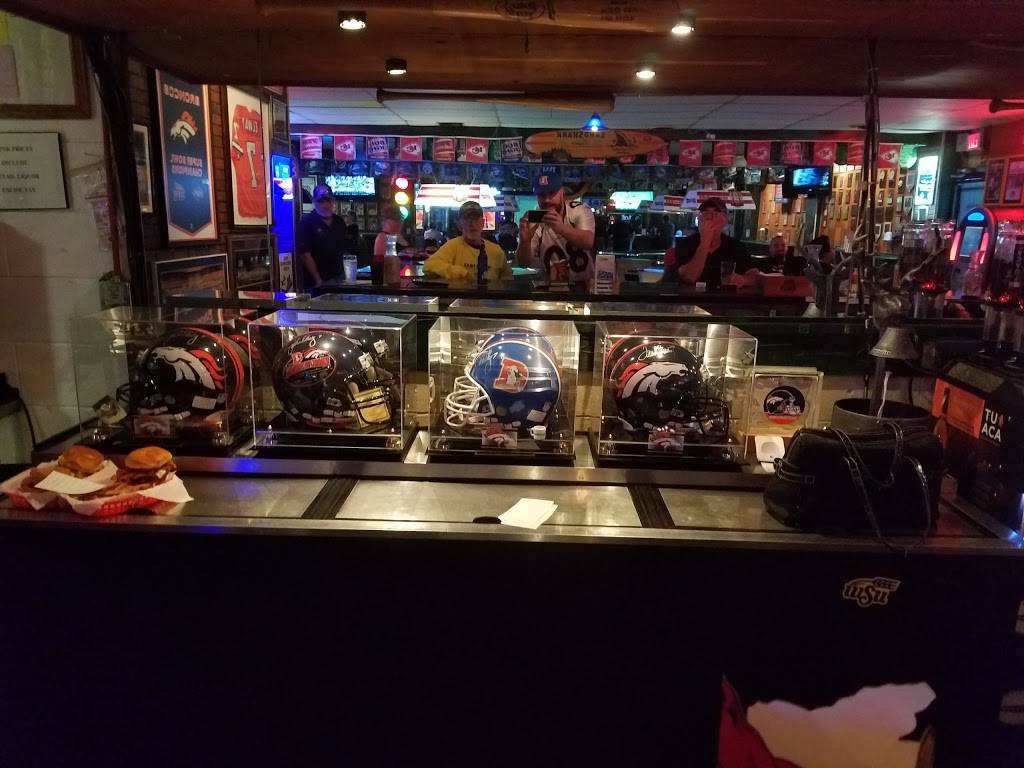 Champs Bar & Grill | restaurant | 1106 S Seneca St, Wichita, KS 67213, USA | 3162621284 OR +1 316-262-1284