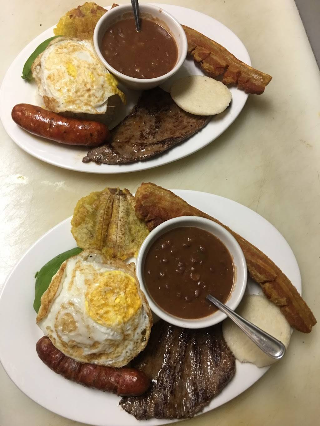 Estes Mucho Perro 3 | restaurant | 11368 Miramar Pkwy, Miramar, FL 33025, USA | 7542633276 OR +1 754-263-3276