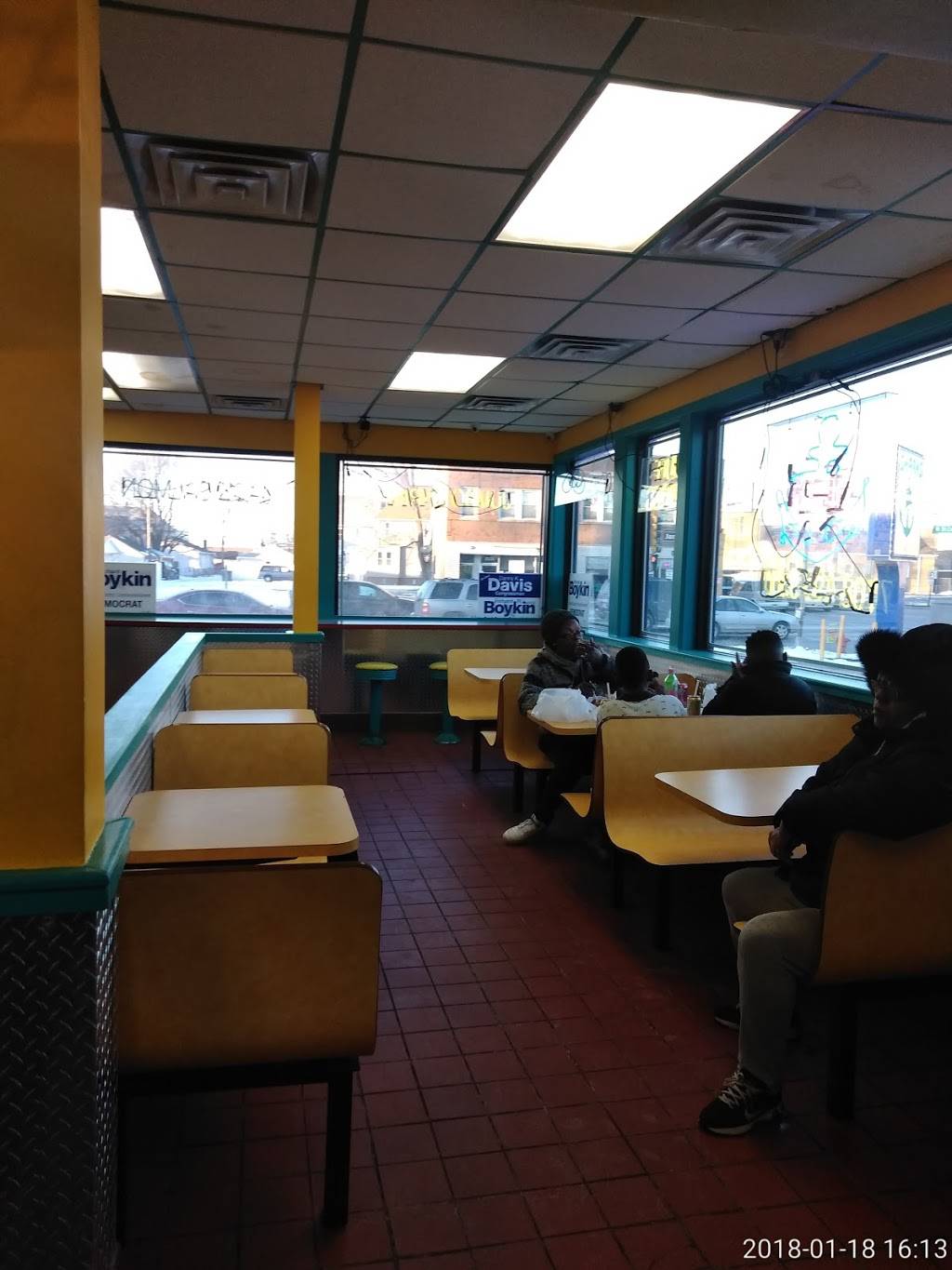 Sharks Fish & Chicken | restaurant | 2500 St Charles Rd, Bellwood, IL 60104, USA | 7084939300 OR +1 708-493-9300