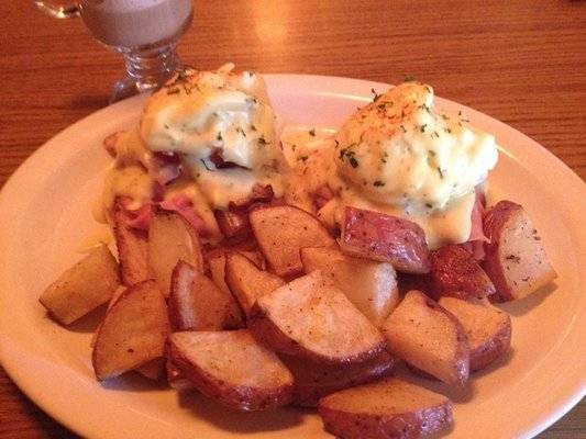 Renners Grill | night club | 7819 SW Capitol Hwy, Portland, OR 97219, USA | 5032469097 OR +1 503-246-9097