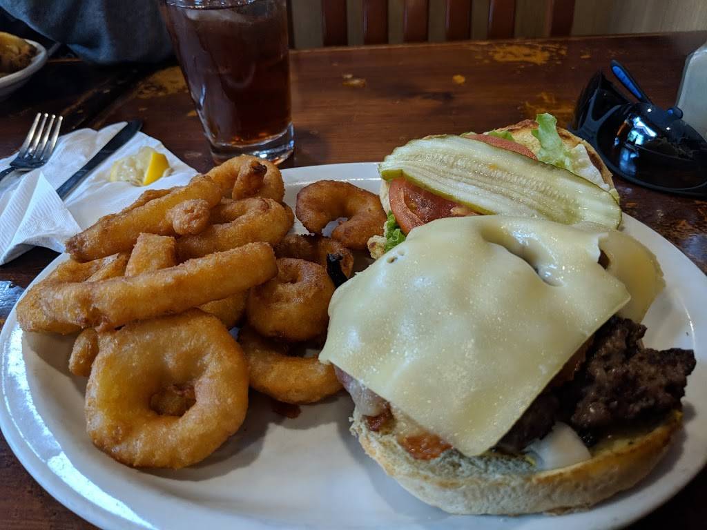 Banjos Grill | restaurant | 3 Bridge St S, Hastings, ON K0L 1Y0, Canada | 7056969898 OR +1 705-696-9898