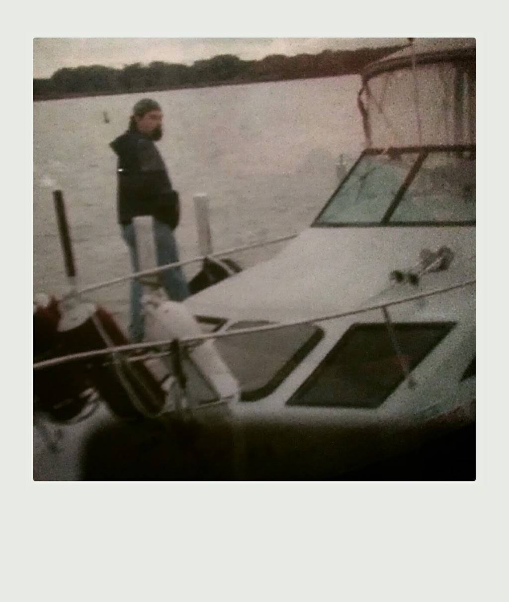 Hidden Point Bar & Grill | restaurant | 112 Lakeview Ave, Fox Lake, IL 60020, USA | 8475873212 OR +1 847-587-3212