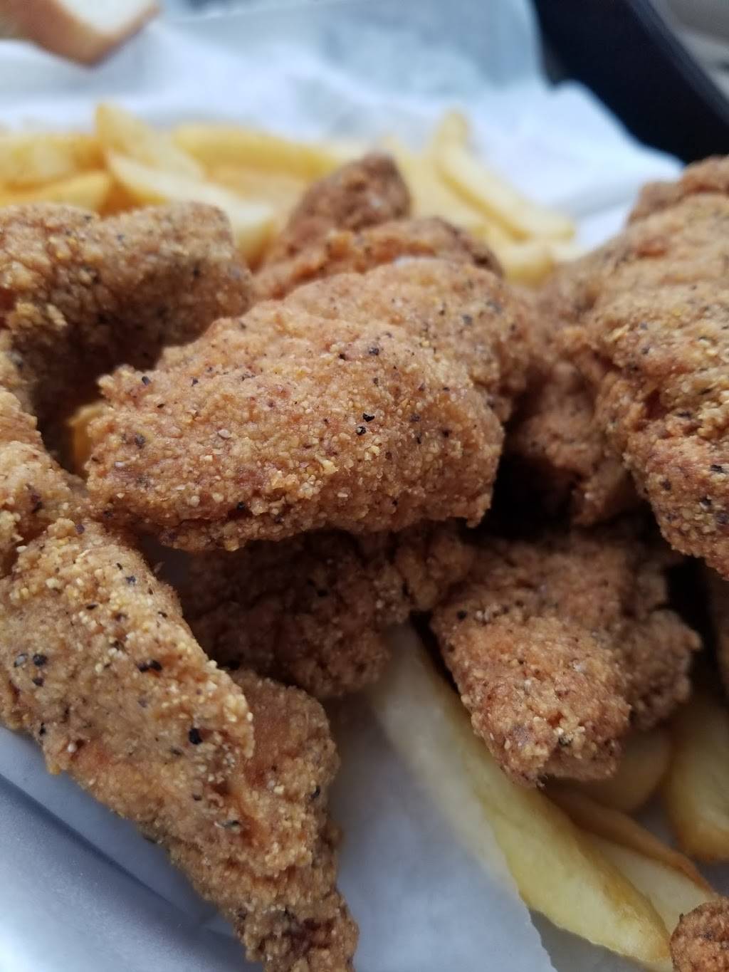 J & S Catfish | restaurant | 4831 S Lancaster Rd, Dallas, TX 75216, USA | 2143764110 OR +1 214-376-4110