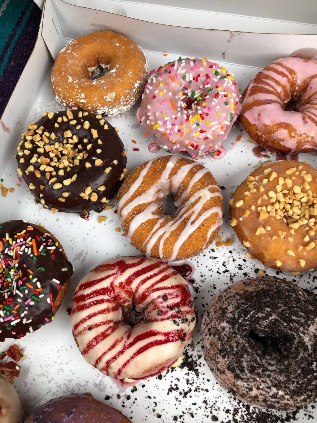 Duck Donuts - Cross Hill Market | bakery | Cross Hill Market, 702 Cross Hill Rd 100 B, Columbia, SC 29205, USA | 8038887424 OR +1 803-888-7424