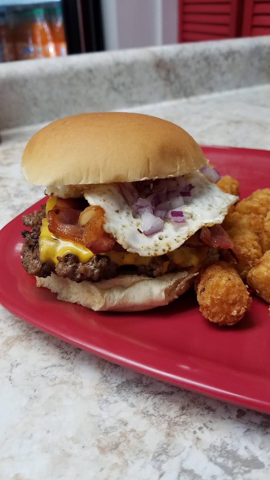 Moms Diner | restaurant | 331 S Main St, Oakland City, IN 47660, USA | 8127493114 OR +1 812-749-3114