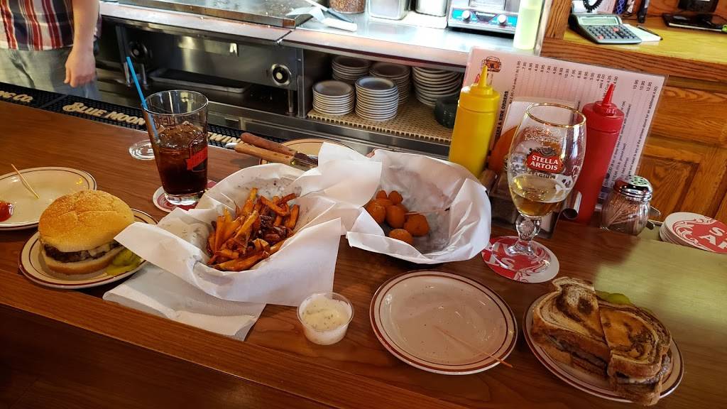 Meister Bar & Grill | restaurant | 901 4th St S, Stillwater, MN 55082, USA | 6514399860 OR +1 651-439-9860