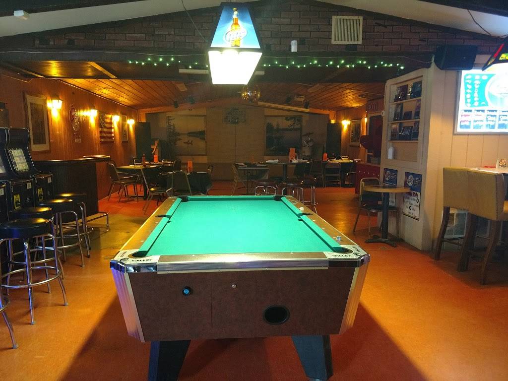 Captn.Raes Sports Bar and Grill | restaurant | 9125, 330 County Rd B, Montello, WI 53949, USA | 6082972273 OR +1 608-297-2273