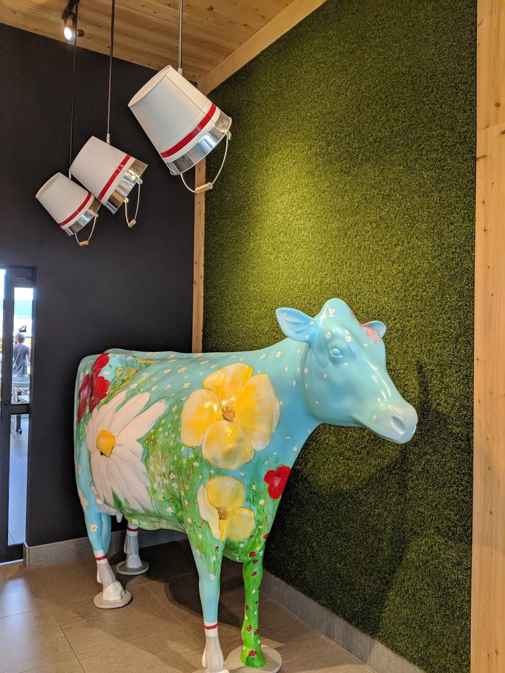 Fromagerie Victoria | restaurant | 420 Rue de Murano, Sainte-Julie, QC J3E 0G5, Canada | 4506498000 OR +1 450-649-8000