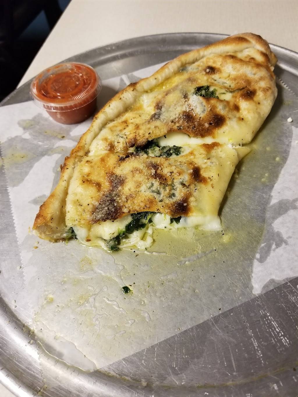 Charlies Pizza & Wings | restaurant | 4439 Gunn Hwy, Tampa, FL 33618, USA | 8139687800 OR +1 813-968-7800