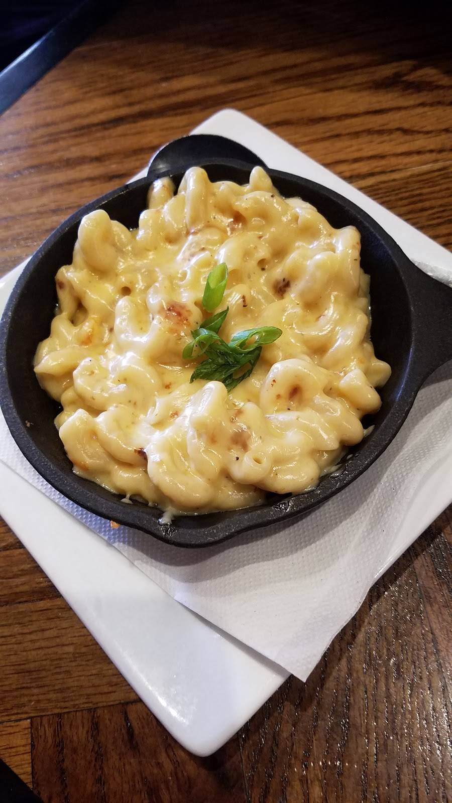 Foundry Public House | restaurant | 126 N Main St, Edwardsville, IL 62025, USA | 6183079585 OR +1 618-307-9585