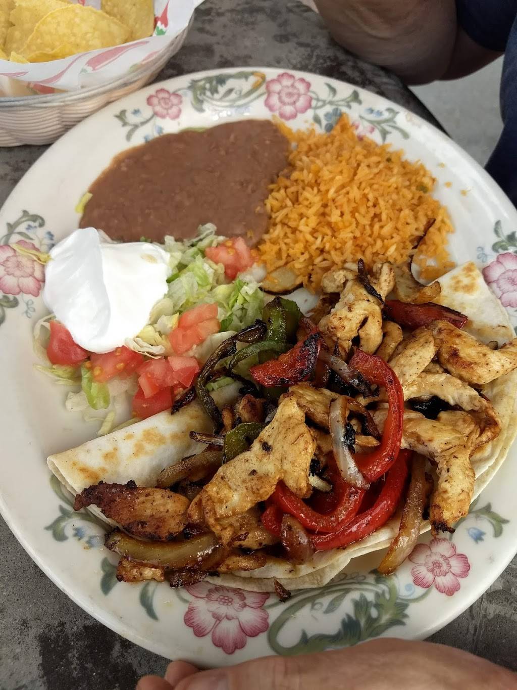 El Tapatio | restaurant | 714 Golden Ridge Rd, Golden, CO 80401, USA | 3032797565 OR +1 303-279-7565