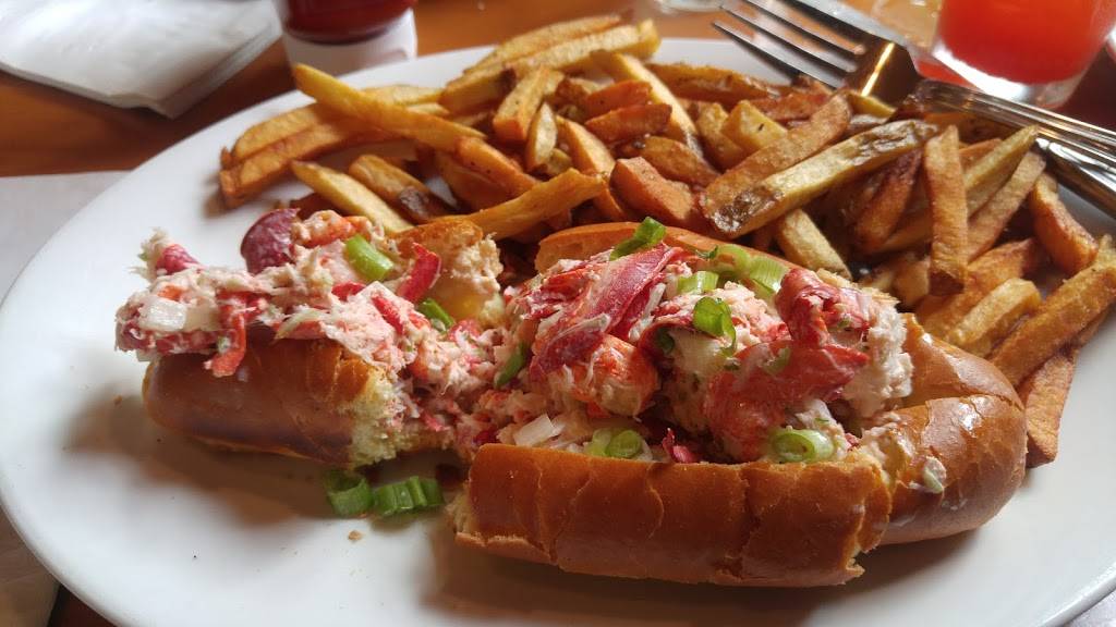 Grille on Main Restaurant & Bar | restaurant | 306 Main St, Douglas, MA 01516, USA | 5084765661 OR +1 508-476-5661