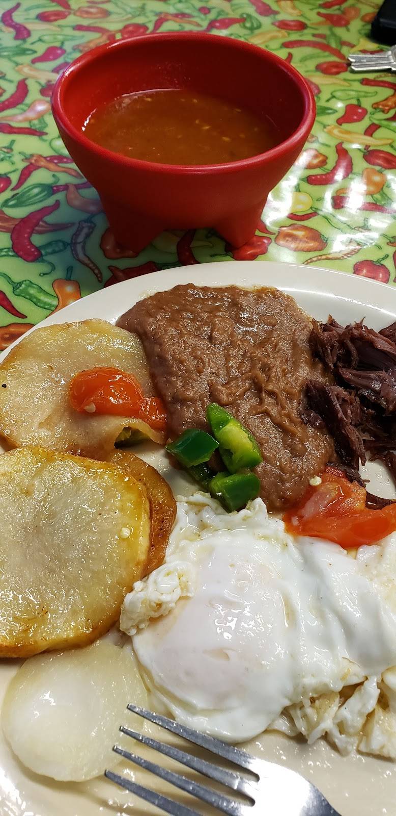 La Bandera Molino | restaurant | 2619 N Zarzamora St, San Antonio, TX 78201, USA | 2104340631 OR +1 210-434-0631