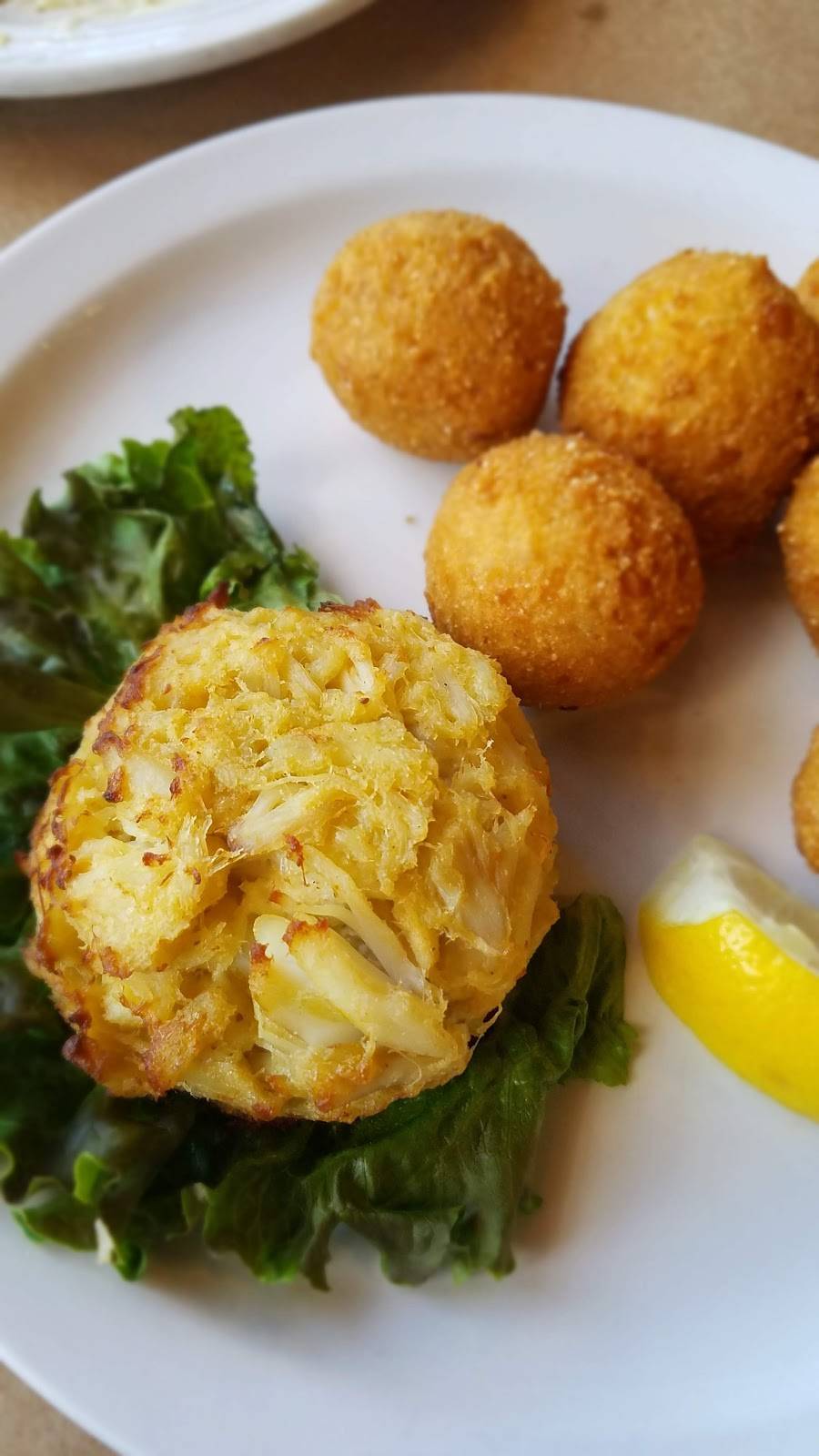 Woodys Crab House | bakery | 29 S Main St, North East, MD 21901, USA | 4102873541 OR +1 410-287-3541