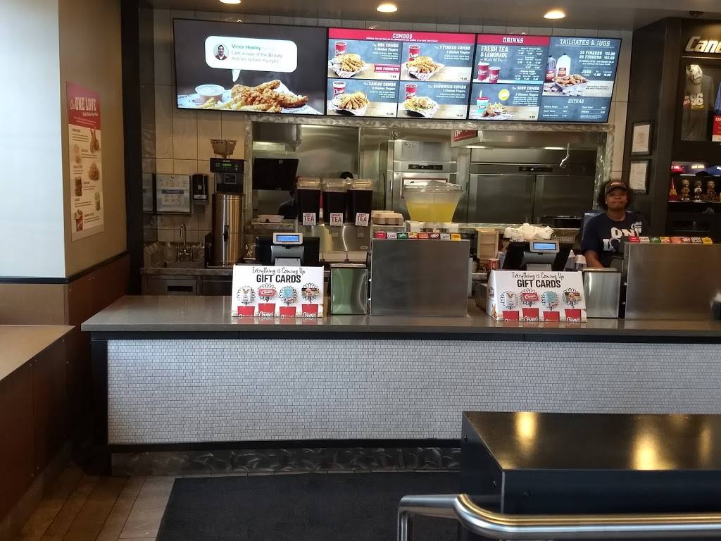 Raising Canes Chicken Fingers | restaurant | The Dinkydome, 302 15th Ave SE, Minneapolis, MN 55414, USA | 6123314279 OR +1 612-331-4279