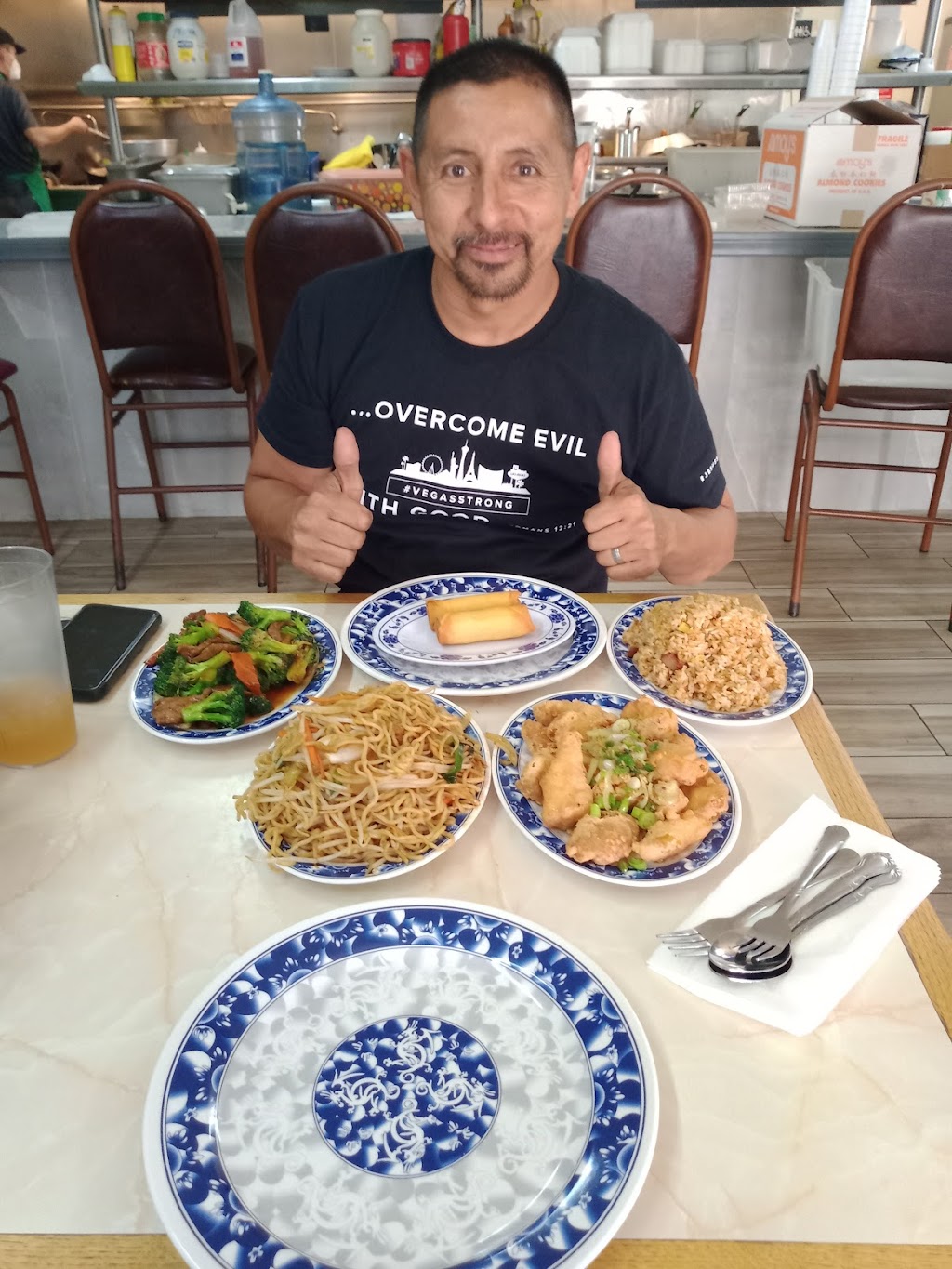 Mahs Kitchen | restaurant | 290 N Imperial Ave, El Centro, CA 92243, USA | 7603528713 OR +1 760-352-8713