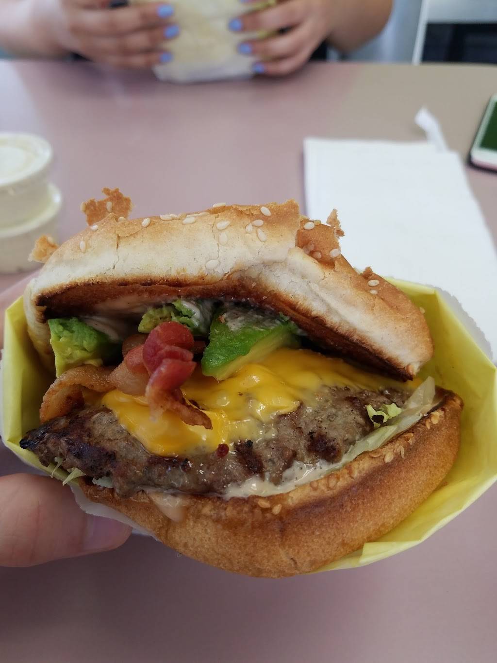 Star Burgers | restaurant | 7207 Arlington Ave, Riverside, CA 92503, USA | 9516895050 OR +1 951-689-5050