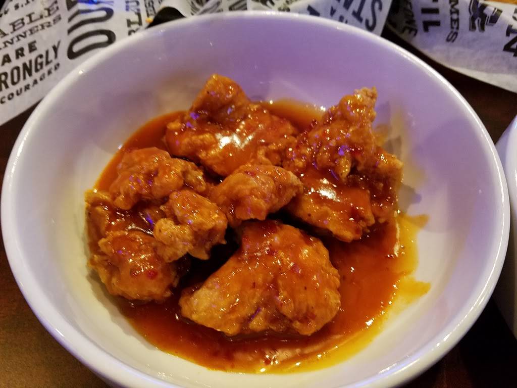 Buffalo Wings & Rings | restaurant | 16715 Orchard Stone Run, Charlotte, NC 28277, USA | 7045439464 OR +1 704-543-9464