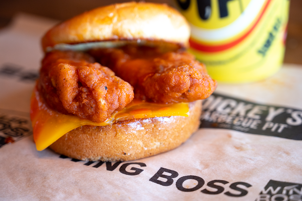 Trailer Birds | meal takeaway | 775 W Brandon Blvd, Brandon, FL 33511, USA | 8135267007 OR +1 813-526-7007