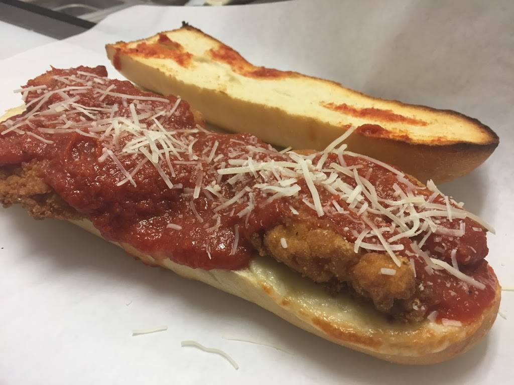 The Italian House Pizzeria | restaurant | 5-1440 Jalna Blvd, London, ON N6E 3P2, Canada | 2266632797 OR +1 226-663-2797