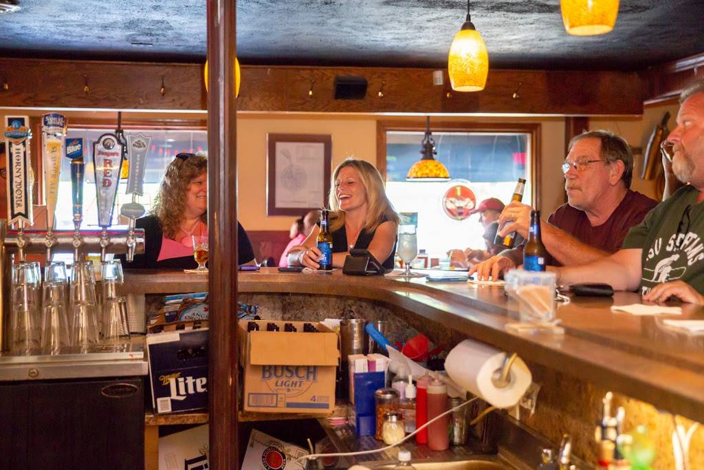 Peegeos | restaurant | 525 High Lake Rd, Traverse City, MI 49696, USA | 2319410313 OR +1 231-941-0313