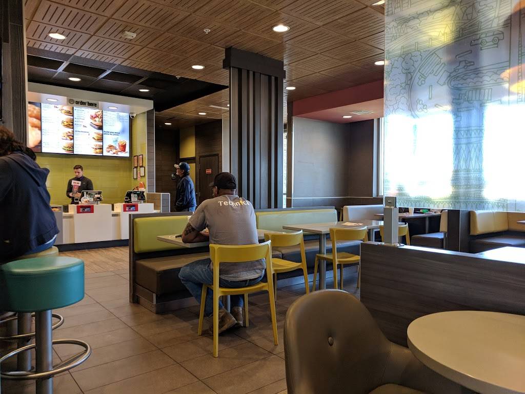 McDonalds | cafe | 9461 Dyer St, El Paso, TX 79924, USA | 9157550076 OR +1 915-755-0076