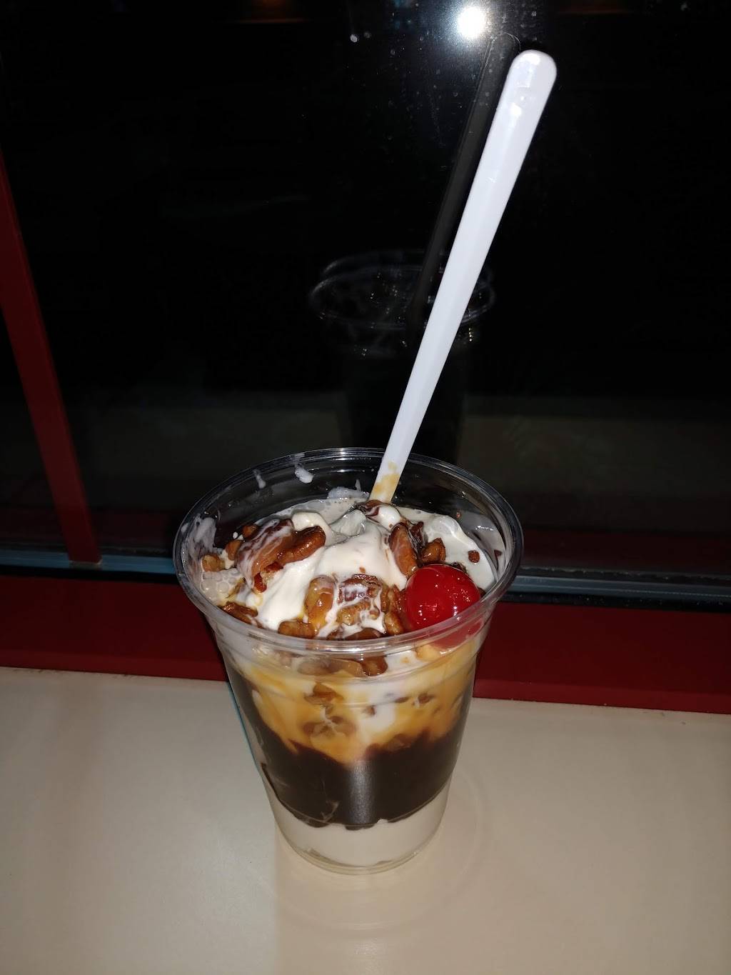 Oscars Frozen Custard | restaurant | 21165 E Moreland Blvd, Waukesha, WI 53186, USA | 2627989707 OR +1 262-798-9707