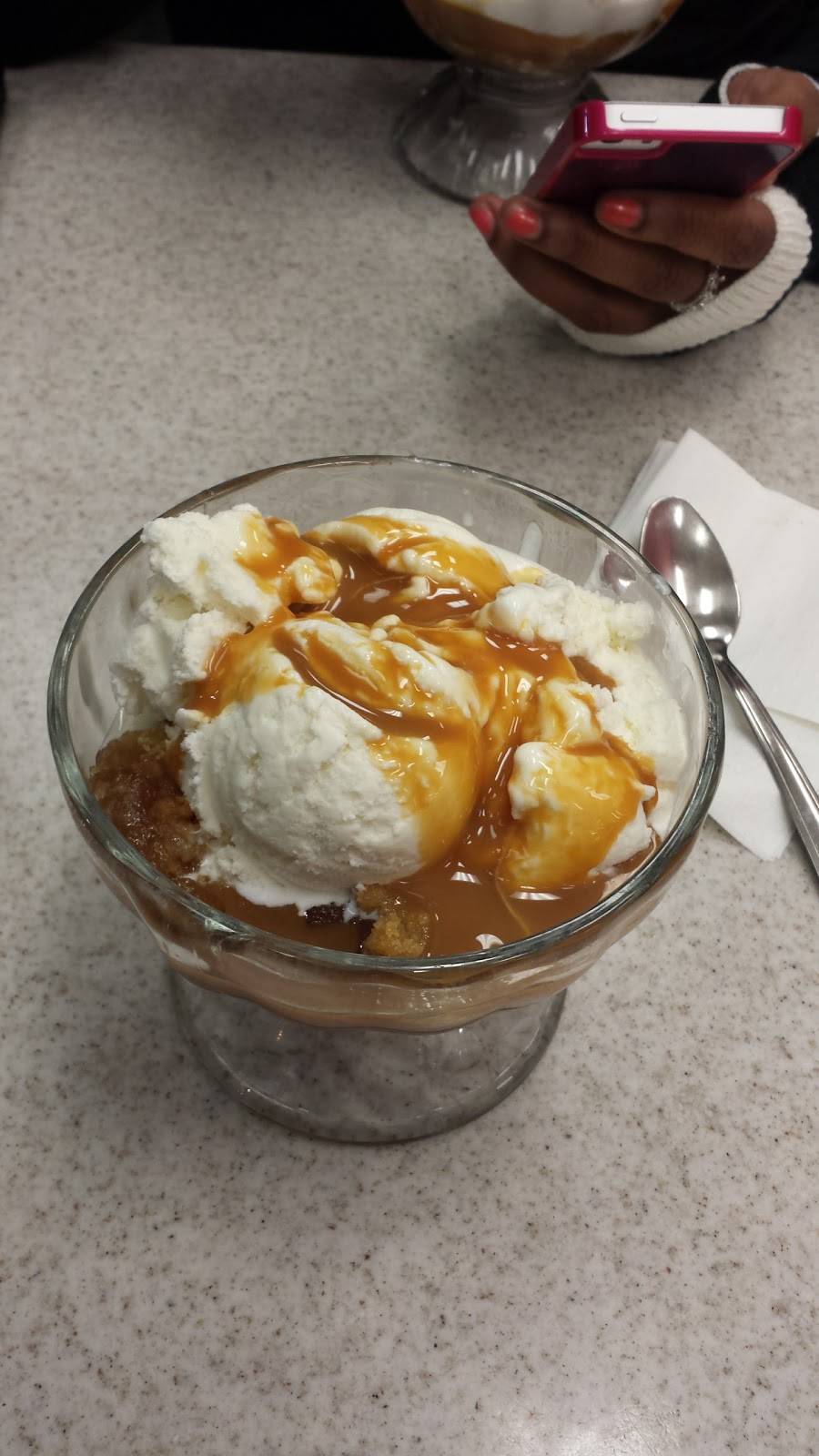 Oberweis Ice Cream and Dairy Store | restaurant | 3152 W 95th St, Evergreen Park, IL 60805, USA | 7084237700 OR +1 708-423-7700