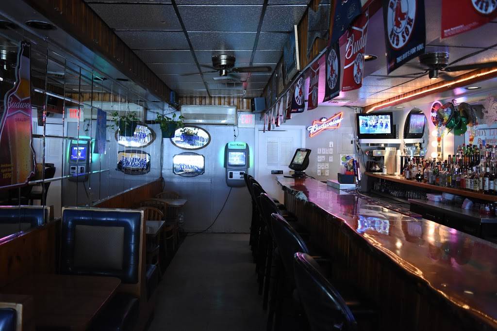 Supreme House of Pizza and Teddys Lounge | restaurant | 68 Main St, Raymond, NH 03077, USA | 6038959500 OR +1 603-895-9500