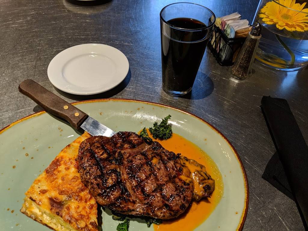 Knotty Deck & Bar | restaurant | 9721 Arboretum Blvd, Austin, TX 78759, USA | 5127956063 OR +1 512-795-6063