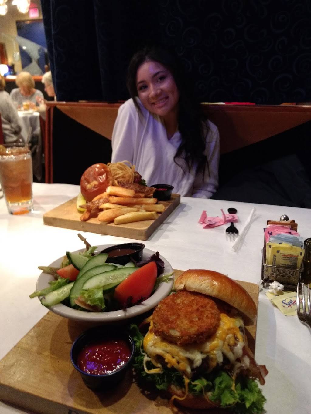 Cobalt Grille | restaurant | 1624 Laskin Rd # 762, Virginia Beach, VA 23451, USA | 7573333334 OR +1 757-333-3334