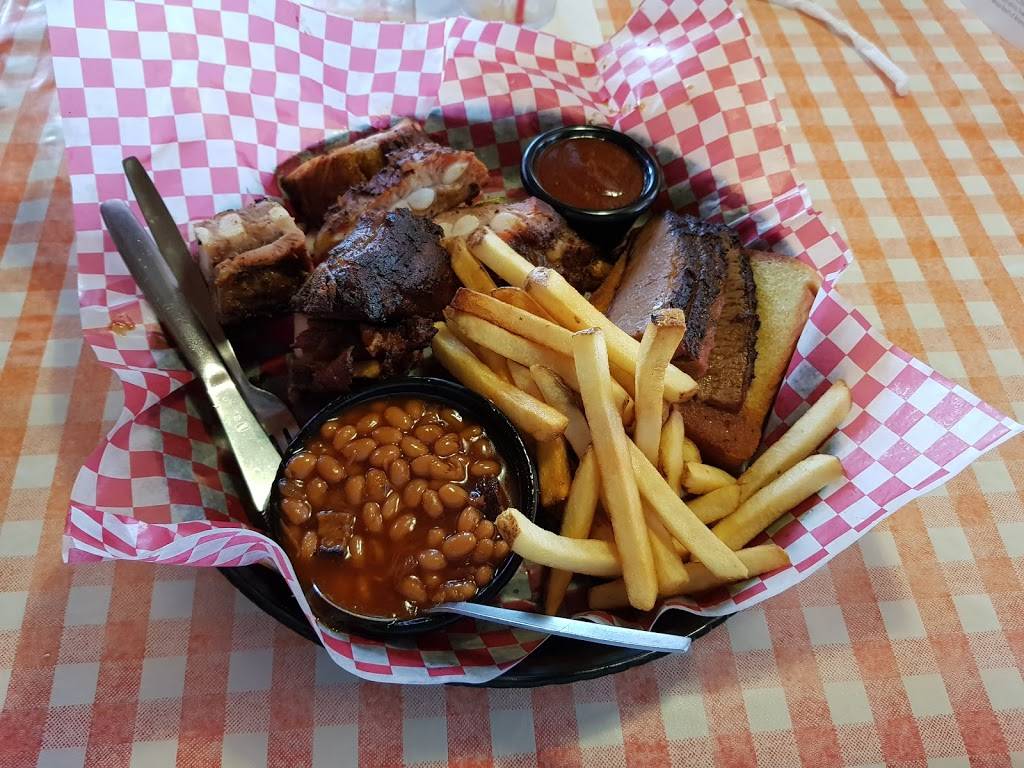 Famous Daves Bar-B-Que | restaurant | 43350 Crescent Blvd, Novi, MI 48375, USA | 2487351111 OR +1 248-735-1111