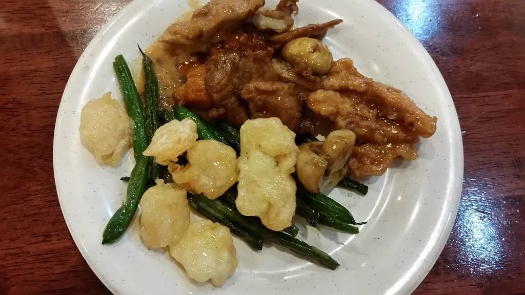 Chens Buffet | restaurant | 1341 Paradise Dr, West Bend, WI 53095, USA | 2623380882 OR +1 262-338-0882