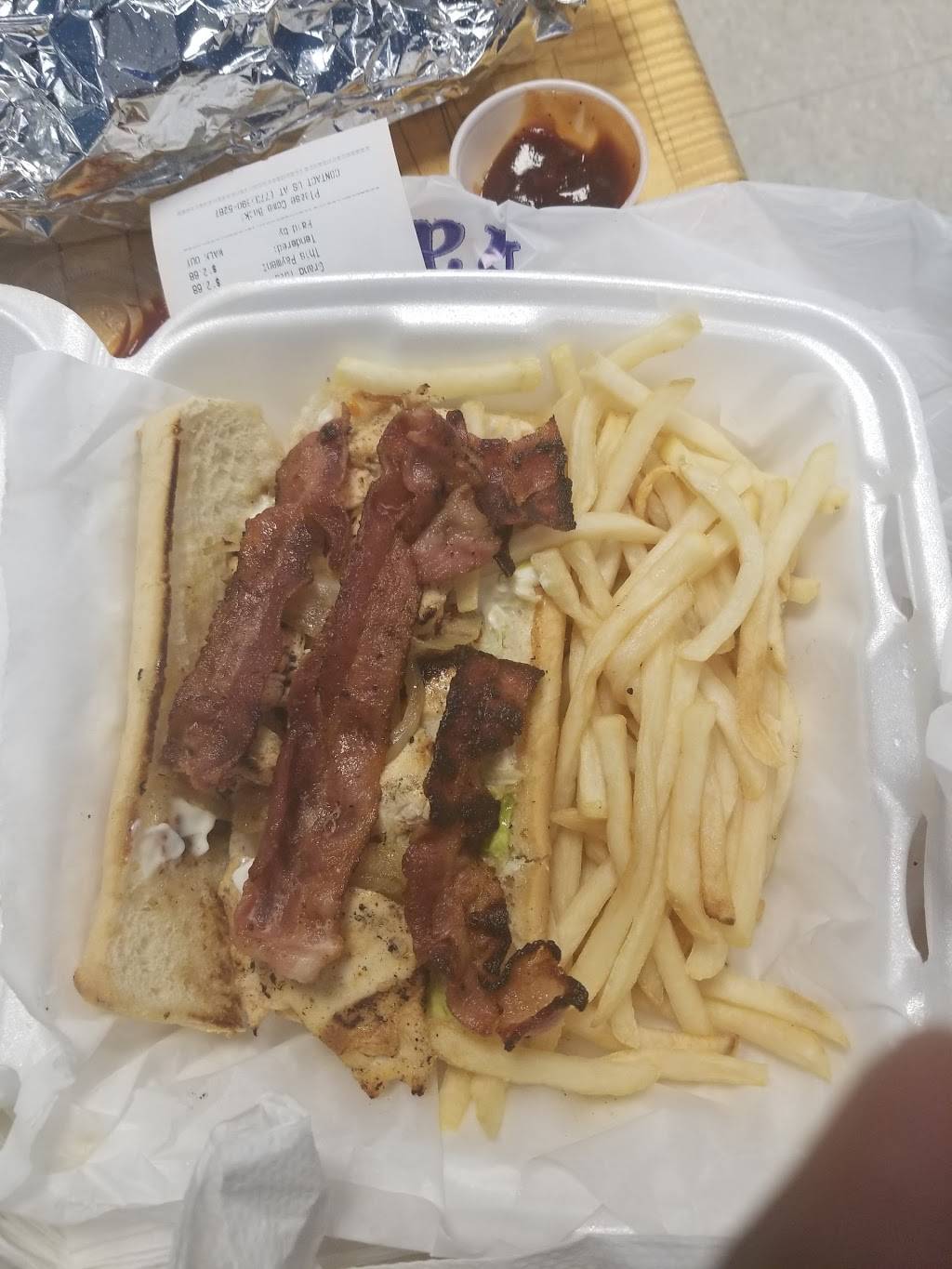 Skidoes | restaurant | 235 E 51st St, Chicago, IL 60615, USA | 7736905287 OR +1 773-690-5287