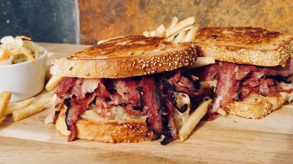 Dinks Deli & Bagel Bakery | bakery | 28170 Newhall Ranch Rd, Valencia, CA 91355, USA | 6617759560 OR +1 661-775-9560