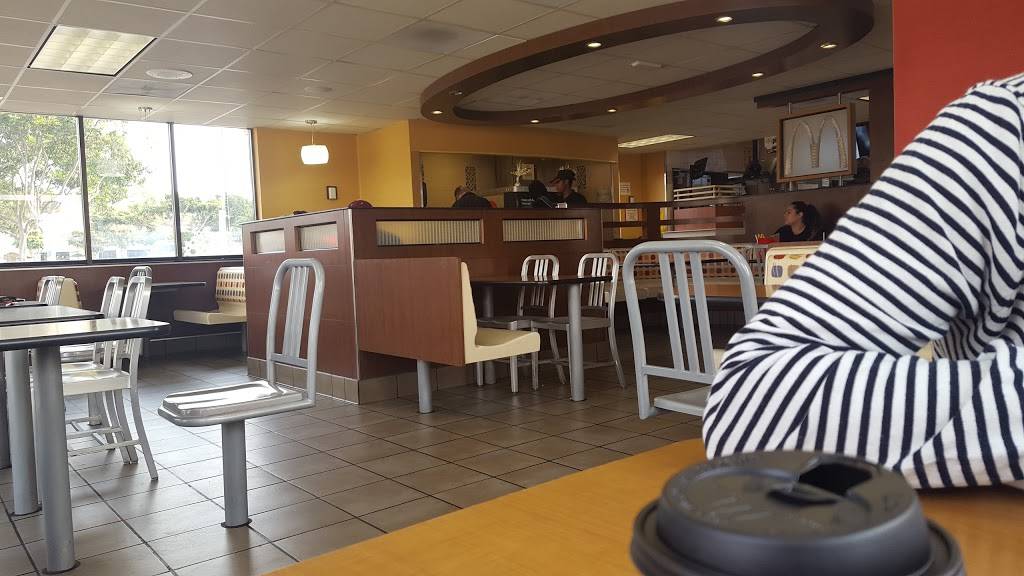 McDonalds | cafe | 5980 Telegraph Rd, Ventura, CA 93003, USA | 8056429798 OR +1 805-642-9798