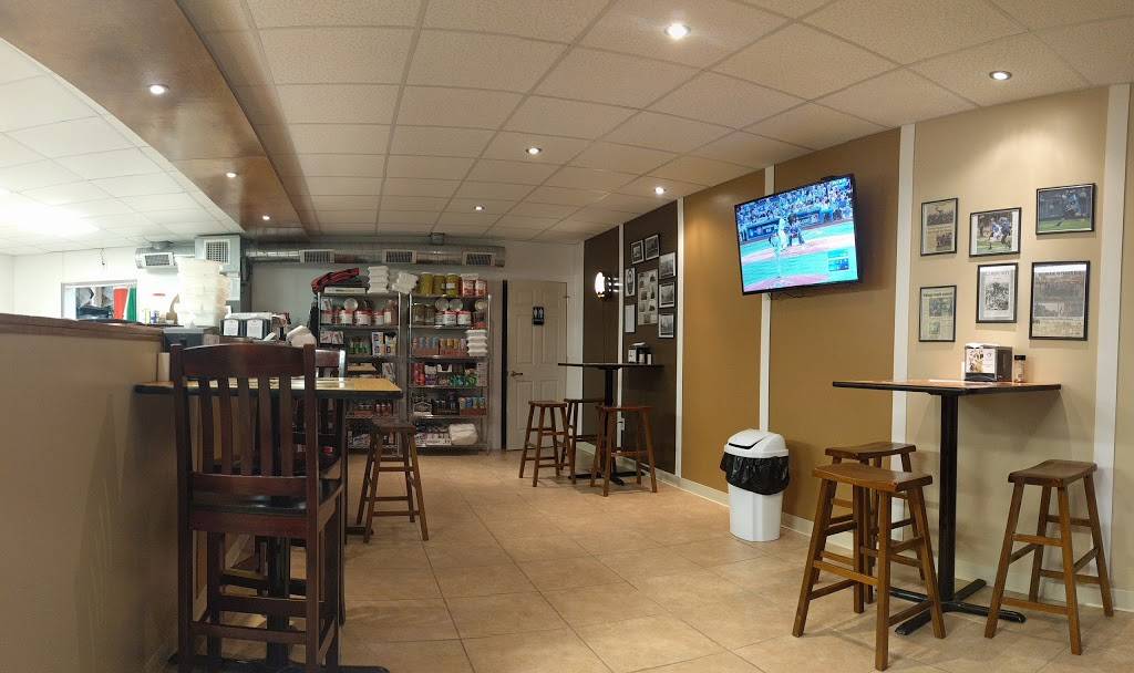 Papa Gs | restaurant | 204 S Seminary St, Downs, IL 61736, USA | 3093781333 OR +1 309-378-1333