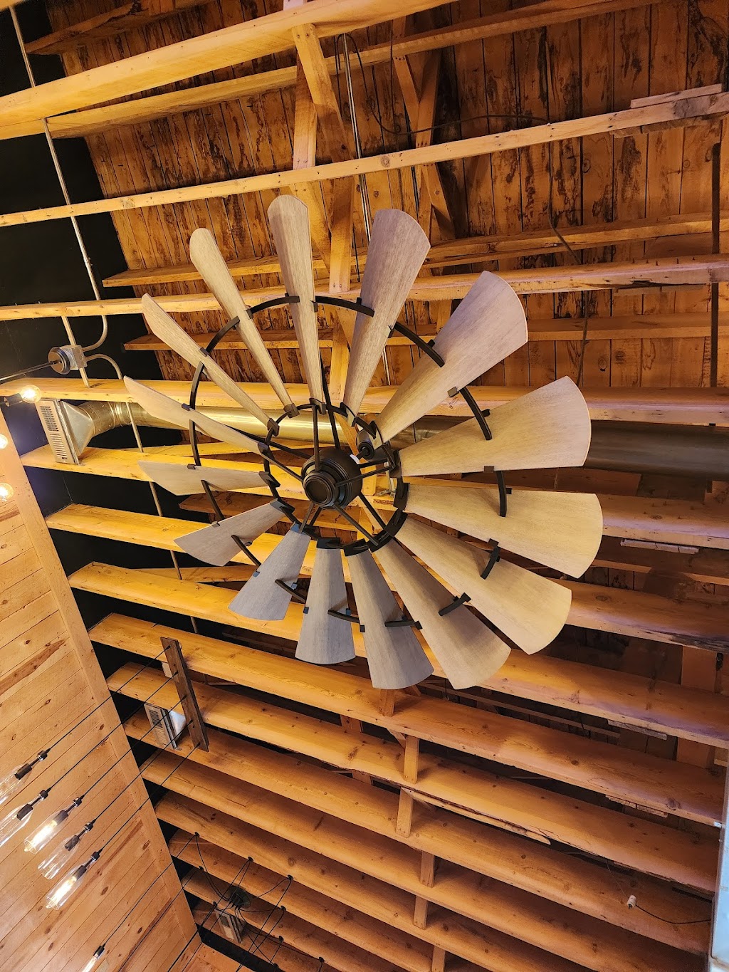 Badlands Saloon & Grille | restaurant | 509 Main St, Wall, SD 57790, USA | 6052792210 OR +1 605-279-2210