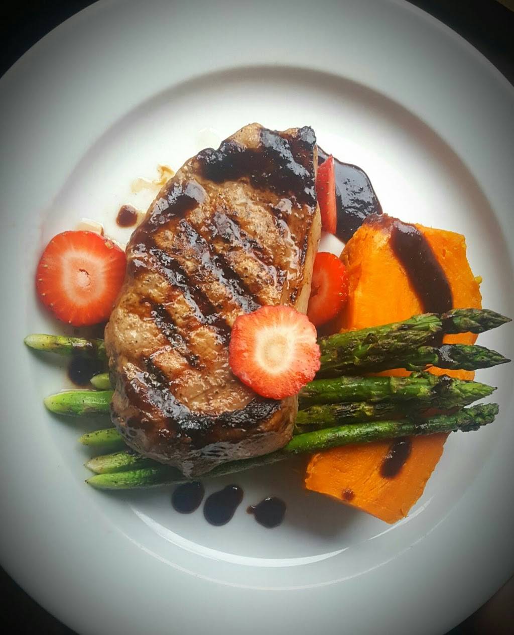 Duke & Devines | restaurant | 479 Boulevard Beaconsfield, Beaconsfield, QC H9W 4C3, Canada | 5146946731 OR +1 514-694-6731